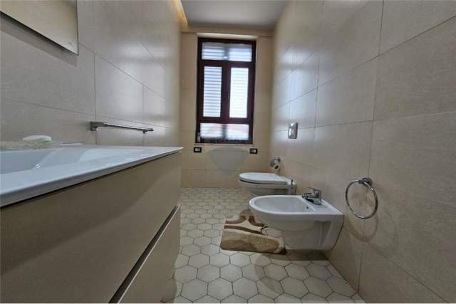 Tirane, jepet me qera apartament 2+1+BLK Kati 4, 115 m² 1.200 Euro (Kopshti Zoologjiik)