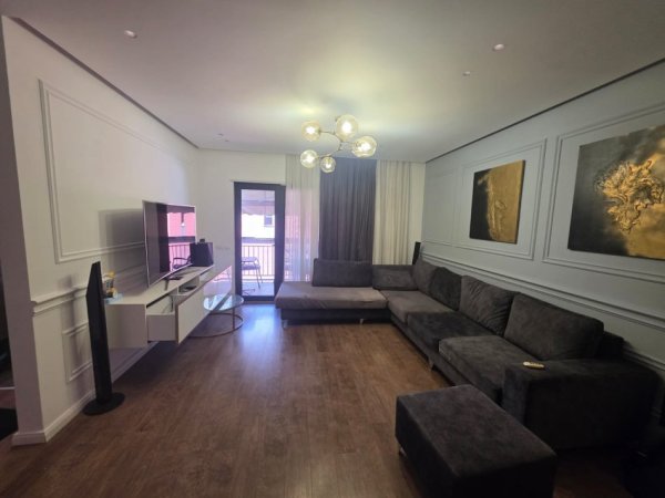 Tirane, jepet me qera apartament 2+1+Ballkon Kati 5, 115 m² 770 € (Rruga Nexho Konomi)
