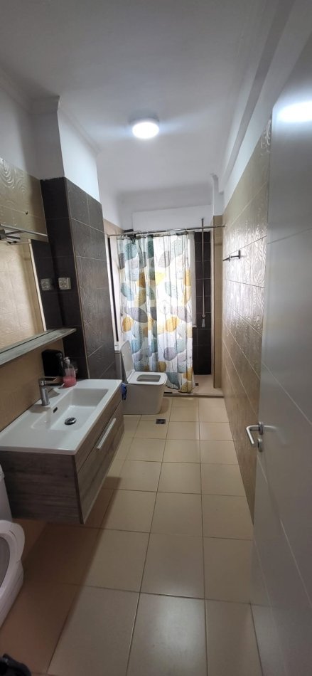 Tirane, jepet me qera apartament 2+1 Kati 3, 80 m² 600 € (Kopshti zoologjik)