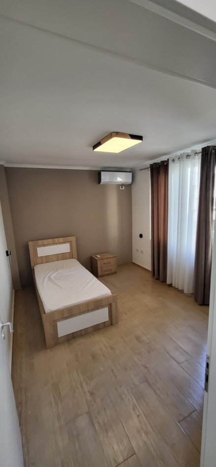 Tirane, jepet me qera apartament 2+1 Kati 3, 80 m² 600 € (Kopshti zoologjik)