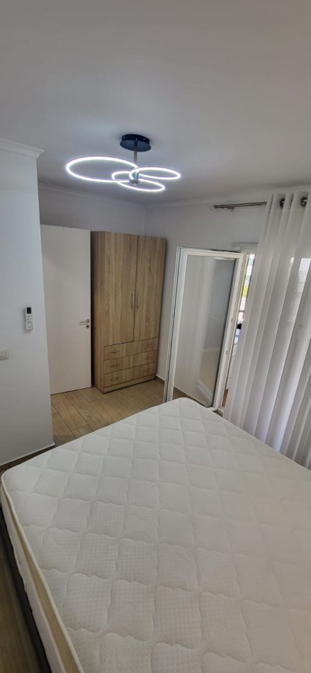 Tirane, jepet me qera apartament 2+1 Kati 3, 80 m² 600 € (Kopshti zoologjik)