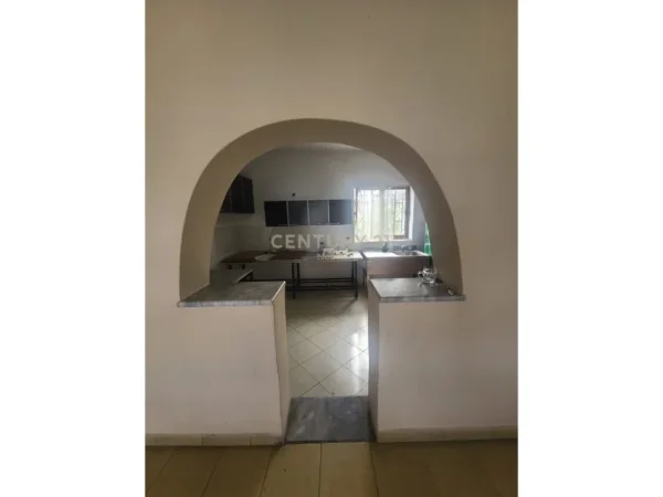 Elbasan, shitet ambjent biznesi Kati 0, 100 m² (Neom120895)