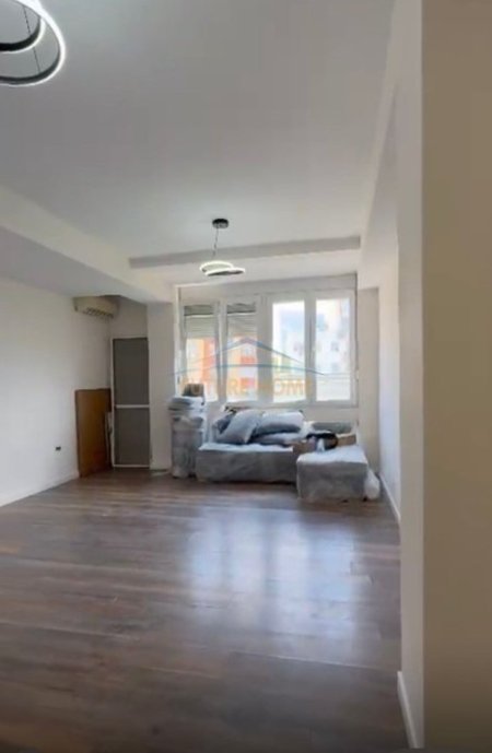 Tirane, shes apartament 1+1 Kati 3, 50 m² 105.000 € (Rruga Arkitekt Sinani)