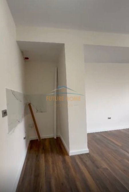 Tirane, shes apartament 1+1 Kati 3, 50 m² 105.000 € (Rruga Arkitekt Sinani)