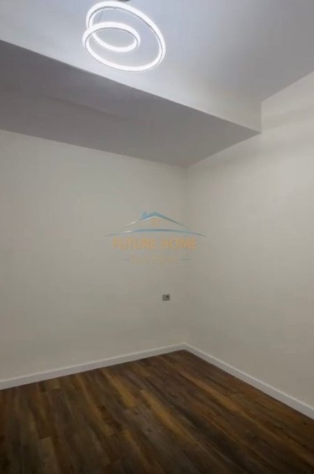 Tirane, shes apartament 1+1 Kati 3, 50 m² 105.000 € (Rruga Arkitekt Sinani)