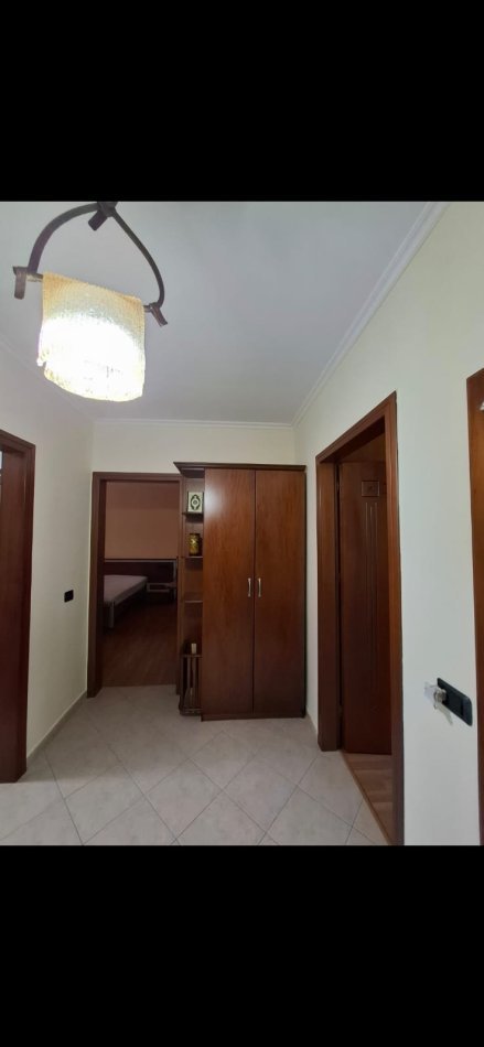 Tirane, jepet me qera apartament 2+1 Kati 2, 75 m² 610 € (Rruga Ali Demi)