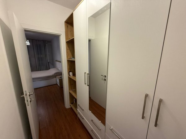 Tirane, jepet me qera apartament 2+1 Kati 3, 750 € 