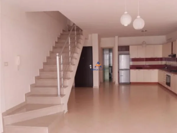 Tirane, shitet apartament duplex Dublex Kati 2, 160 m² 280.000 € (REZIDENCA KODRA E DIELLIT)