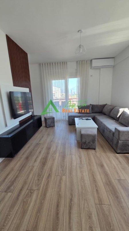 Tirane, jepet me qera apartament 2+1 Kati 3, 93 m² 700 € (Liqeni i Thate)