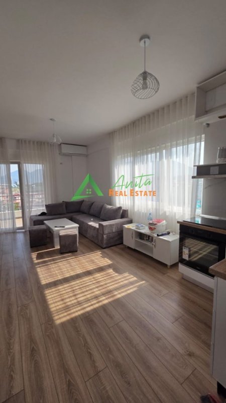 Tirane, jepet me qera apartament 2+1 Kati 3, 93 m² 700 € (Liqeni i Thate)
