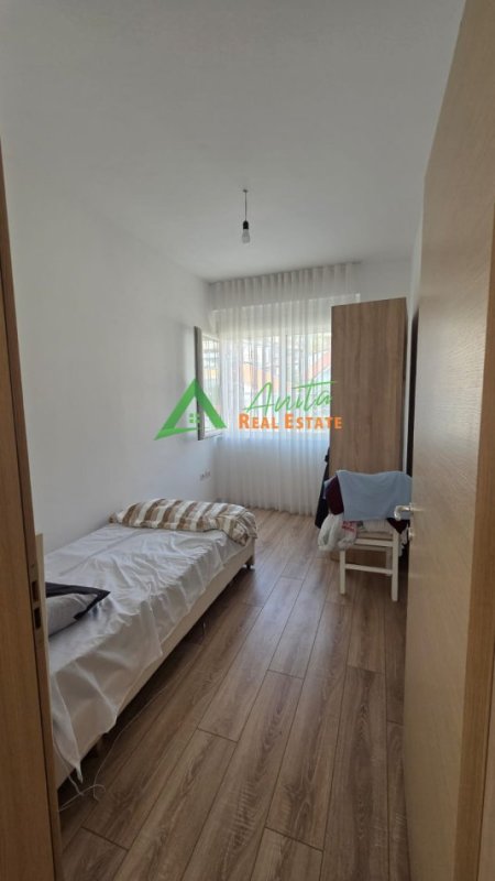 Tirane, jepet me qera apartament 2+1 Kati 3, 93 m² 700 € (Liqeni i Thate)