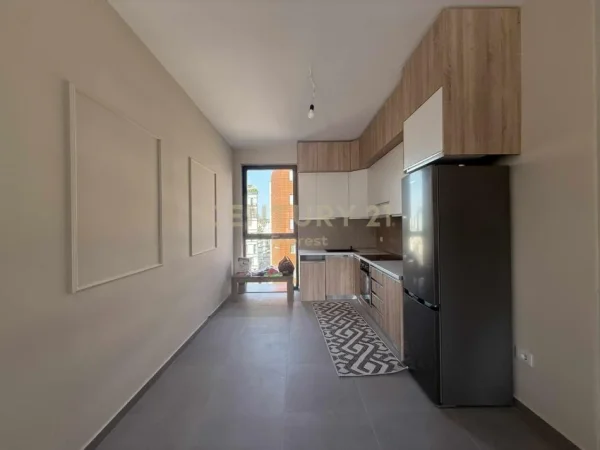 Tirane, jepet me qera apartament 3+1 Kati 7, 113 m² 1.500 € (Rruga e Kavajes)