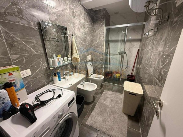 Tirane, jepet me qera apartament 2+1 Kati 2, 93 m² 750 € 