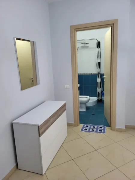 Tirane, jepet me qera apartament 2+1 Kati 4, 100 m² 600 € (Kopshti botanik)