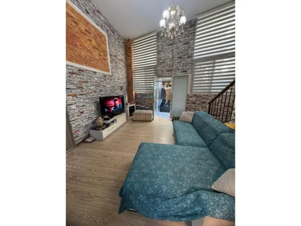 Tirane, shitet apartament duplex Dublex Kati 0, 76 m² 75.000 € (FRESK)