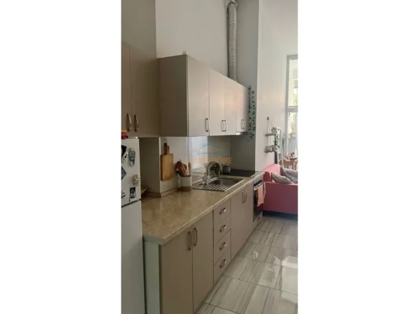 Tirane, shitet apartament duplex Dublex Kati 0, 60 m² 70.000 € (RRUGA 5 MAJ)