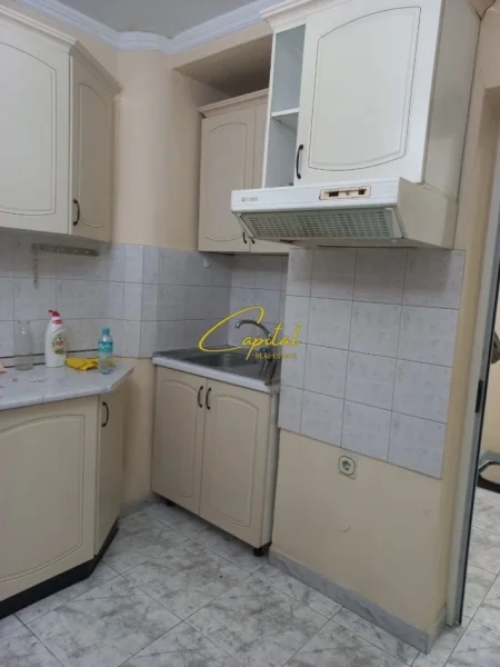 Tirane, jepet me qera apartament 2+1 Kati 2, 69 m² 600 € (RRUGA E KAVAJES)