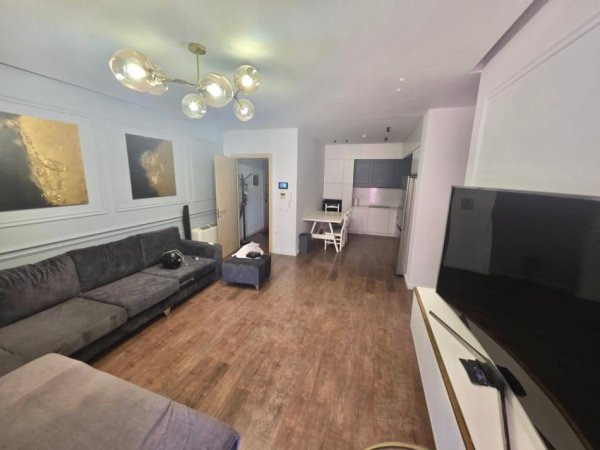 Tirane, jepet me qera apartament 1+1+Ballkon Kati 5, 115 m² 750 € (Green City)