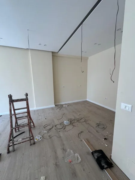 Tirane, shitet apartament 1+1+Ballkon Kati 2, 75 m² 128.000 € (E88 Laprake Gati Per Banim Investime Shtese)