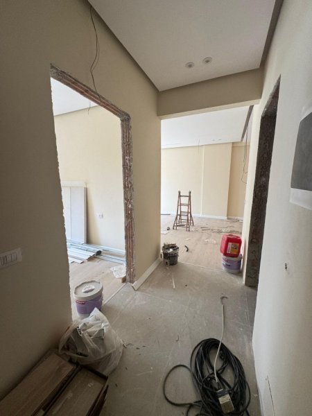 Tirane, shitet apartament 1+1+Ballkon Kati 2, 75 m² 128.000 € (E88 Laprake Gati Per Banim Investime Shtese)