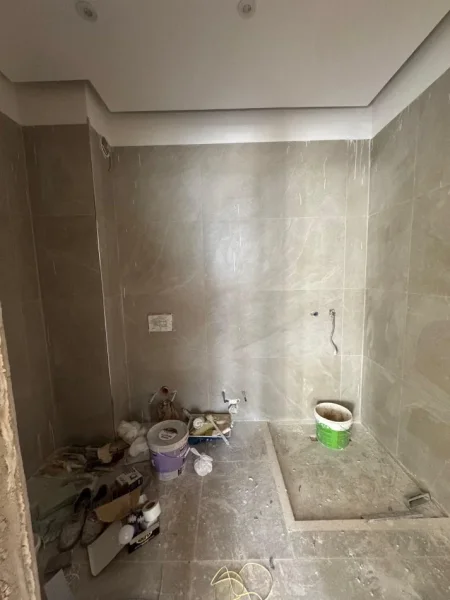 Tirane, shitet apartament 1+1+Ballkon Kati 2, 75 m² 128.000 € (E88 Laprake Gati Per Banim Investime Shtese)