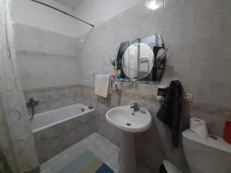 Tirane, shitet apartament 3+1+2+Ballkon Kati 5, 117 m² 170.000 € (Rruga e Dibrës)