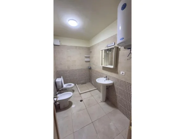 Tirane, shitet apartament 3+1 Kati 1, 130 m² 240.000 €