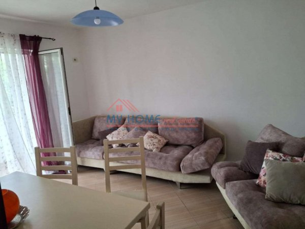 Tirane, jepet me qera apartament 1+1+Ballkon Kati 4, 60 m² 500 € (21 Dhjetori)