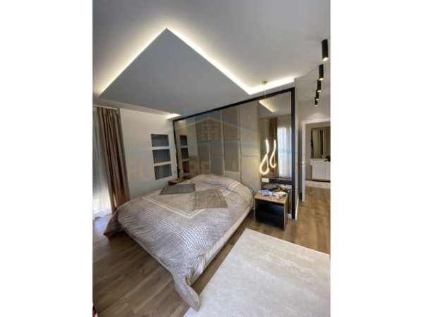 Tirane, shitet apartament 3+1+Ballkon Kati 5, 138 m² 280.000 € (Unaza e Re)
