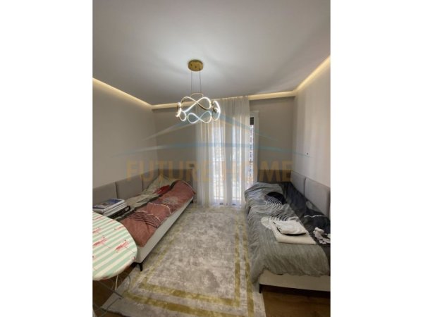 Tirane, shitet apartament 3+1+Ballkon Kati 5, 138 m² 280.000 € (Unaza e Re)
