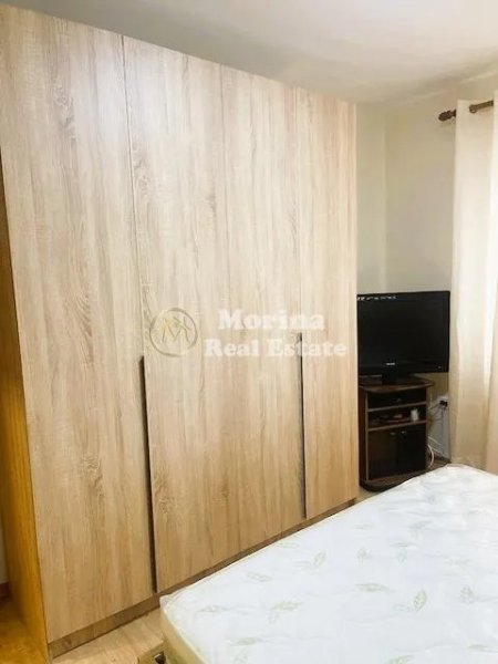 Tirane, jepet me qera apartament 1+1 Kati 2, 50 m² 300 € (Ali Demi)