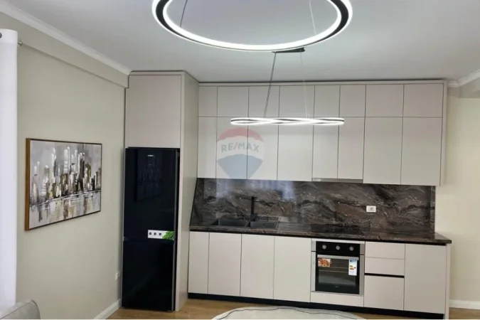 Tirane, shitet apartament 2+1+Ballkon , 92 m² 148.000 € 