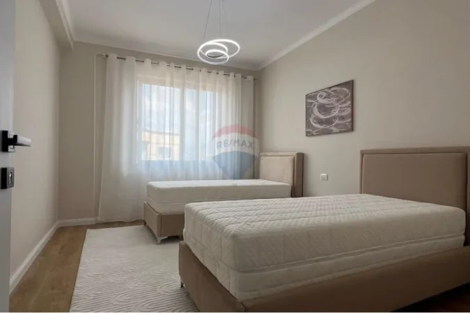 Tirane, shitet apartament 2+1+Ballkon , 92 m² 148.000 € 