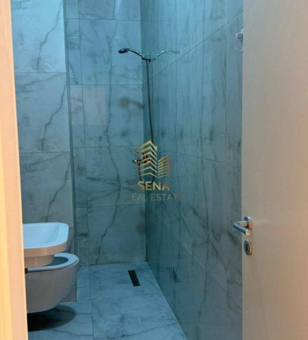 Tirane, jepet me qera apartament 1+1 Kati 1, 50 m² 500 € (Kompleksi Kontakt, 21 Dhjetori)