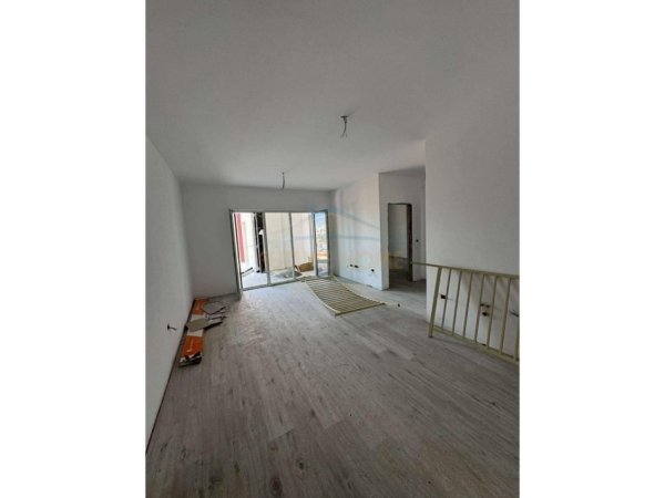 Shqiperi, shitet apartament 1+1+Ballkon Kati 10, 73 m² 159.000 € (Don Bosko)