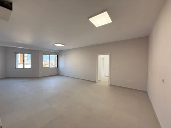 Tirane, jepet me qera zyre Kati 8, 120 m² 1.500 € (Qendra Turdiu)