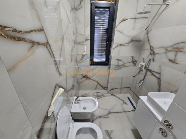 Tirane, jepet me qera apartament 2+1+Ballkon Kati 1, 96 m² 900 € (Kodra e Diellit)