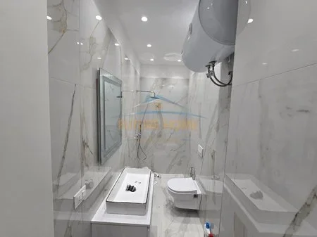 Tirane, jepet me qera apartament 2+1 Kati 1, 107 m² 900 € 