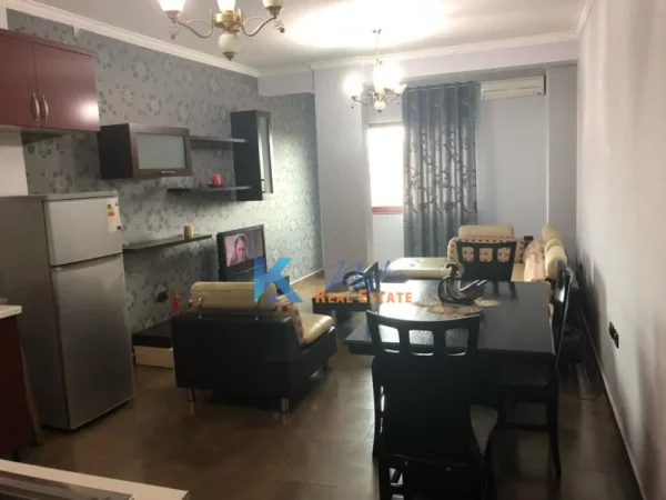Tirane, jap me qera apartament 2+1+Ballkon Kati 5, 90 m² 670 € (Rruga e Dibres, afer Alba Home)