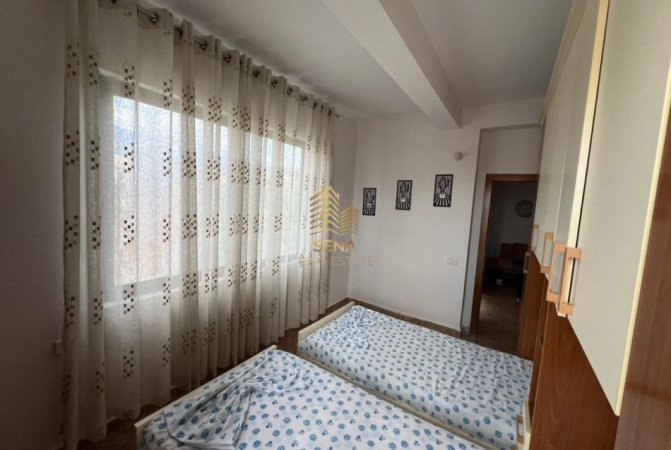 Tirane, jepet me qera apartament 3+1+Ballkon Kati 4, 102 m² 650 € (Rruga e Dibres)