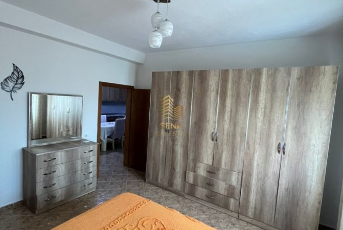 Tirane, jepet me qera apartament 3+1+Ballkon Kati 4, 102 m² 650 € (Rruga e Dibres)