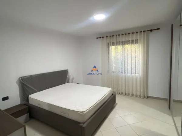 Tirane, jepet me qera apartament 1+1 , 100 m² 450 € (FRESK, RRUGA E ARBERIT)