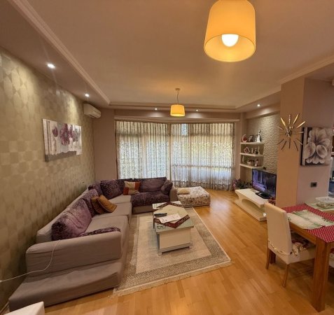 Tirane, shitet apartament 2+1+Aneks+Ballkon Kati 3, 124 m² 215.000 € 
