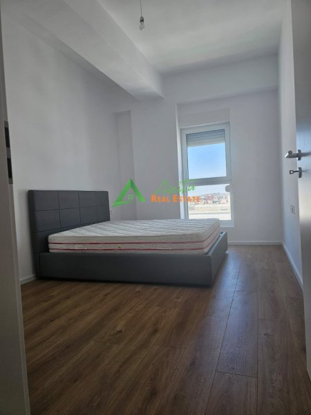 Tirane, jepet me qera apartament 1+1+Ballkon Kati 7, 61 m² 40 000 Lek (Ali Demi)