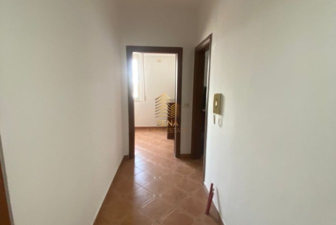 Tirane, jepet me qera apartament 2+1 Kati 8, 98 m² 600 € (Perball Nela 7)