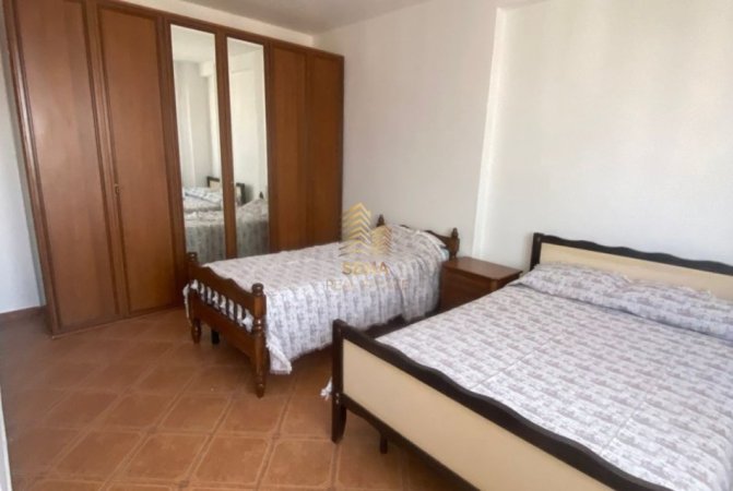 Tirane, jepet me qera apartament 2+1 Kati 8, 98 m² 600 € (Perball Nela 7)