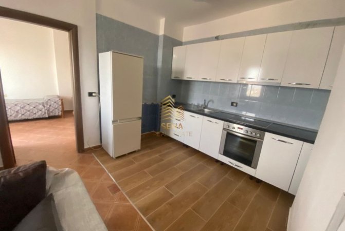 Tirane, jepet me qera apartament 2+1 Kati 8, 98 m² 600 € (Perball Nela 7)