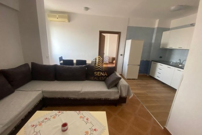 Tirane, jepet me qera apartament 2+1 Kati 8, 98 m² 600 € (Perball Nela 7)