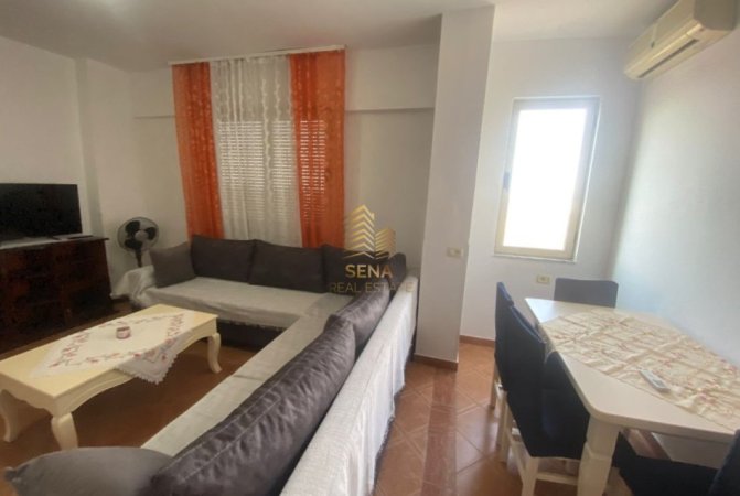 Tirane, jepet me qera apartament 2+1 Kati 8, 98 m² 600 € (Perball Nela 7)