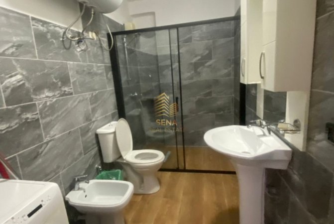 Tirane, jepet me qera apartament 2+1 Kati 8, 98 m² 600 € (Perball Nela 7)